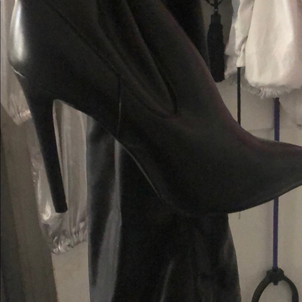 Shoes - Picture 7 of 8